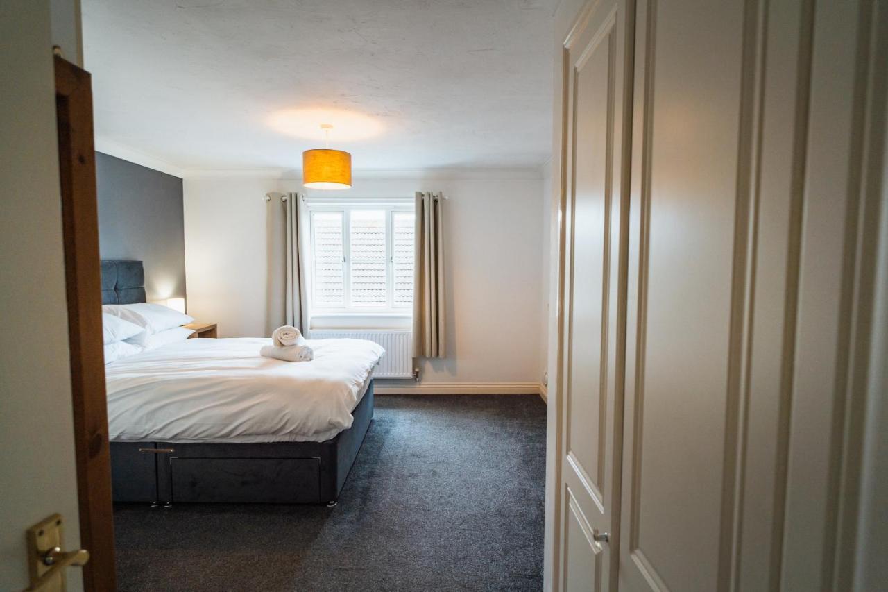 Beautiful Town House With Private Garden And Patio Villa Canford Magna Exteriör bild