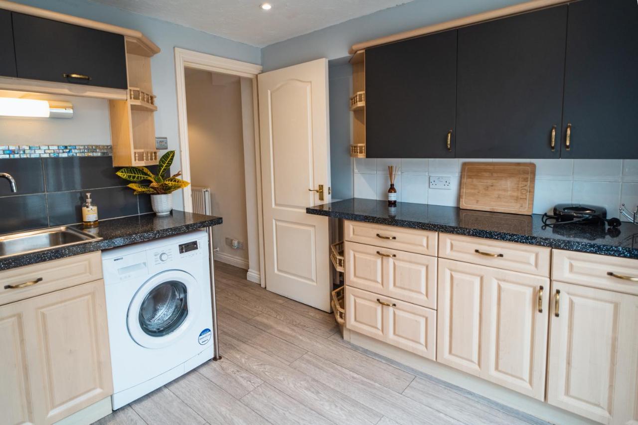 Beautiful Town House With Private Garden And Patio Villa Canford Magna Exteriör bild