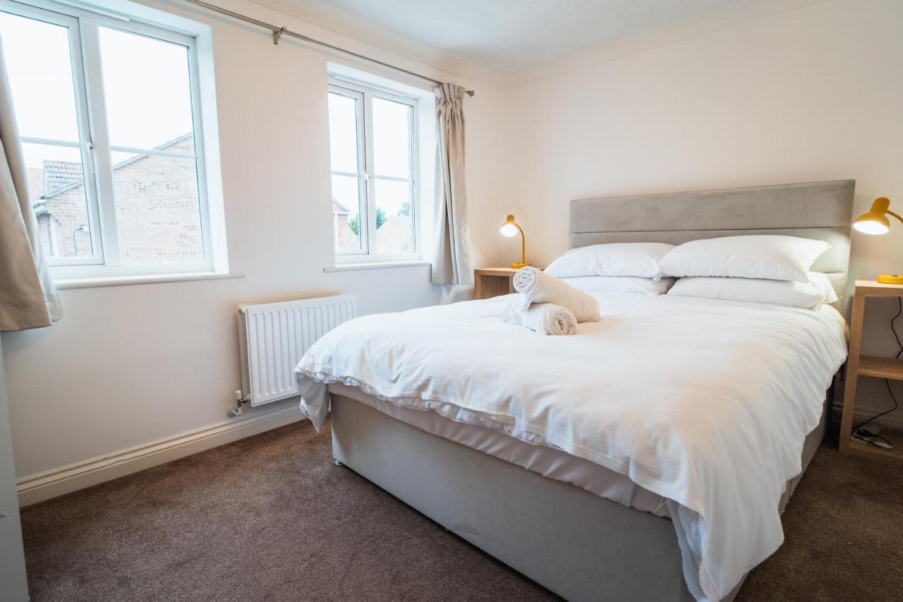 Beautiful Town House With Private Garden And Patio Villa Canford Magna Exteriör bild