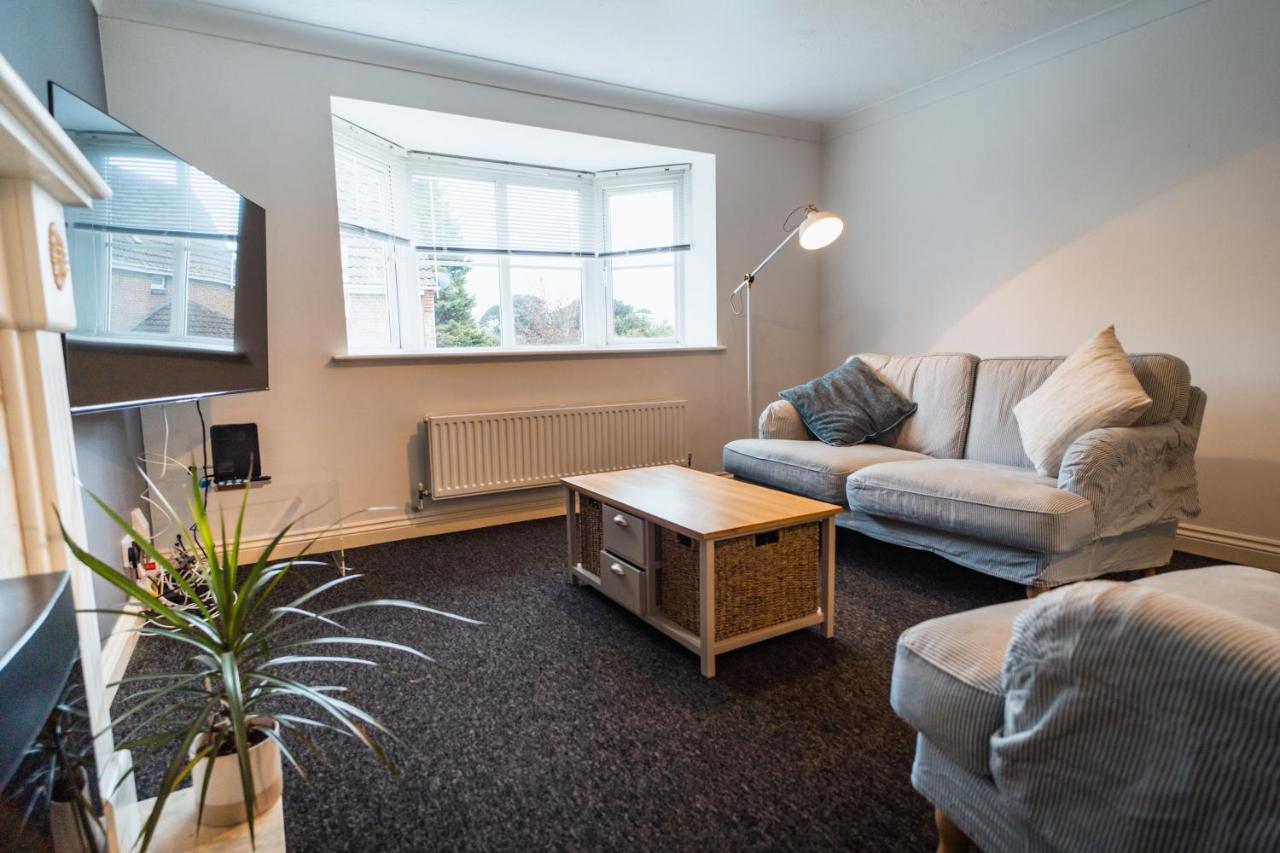 Beautiful Town House With Private Garden And Patio Villa Canford Magna Exteriör bild