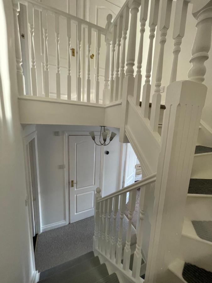 Beautiful Town House With Private Garden And Patio Villa Canford Magna Exteriör bild